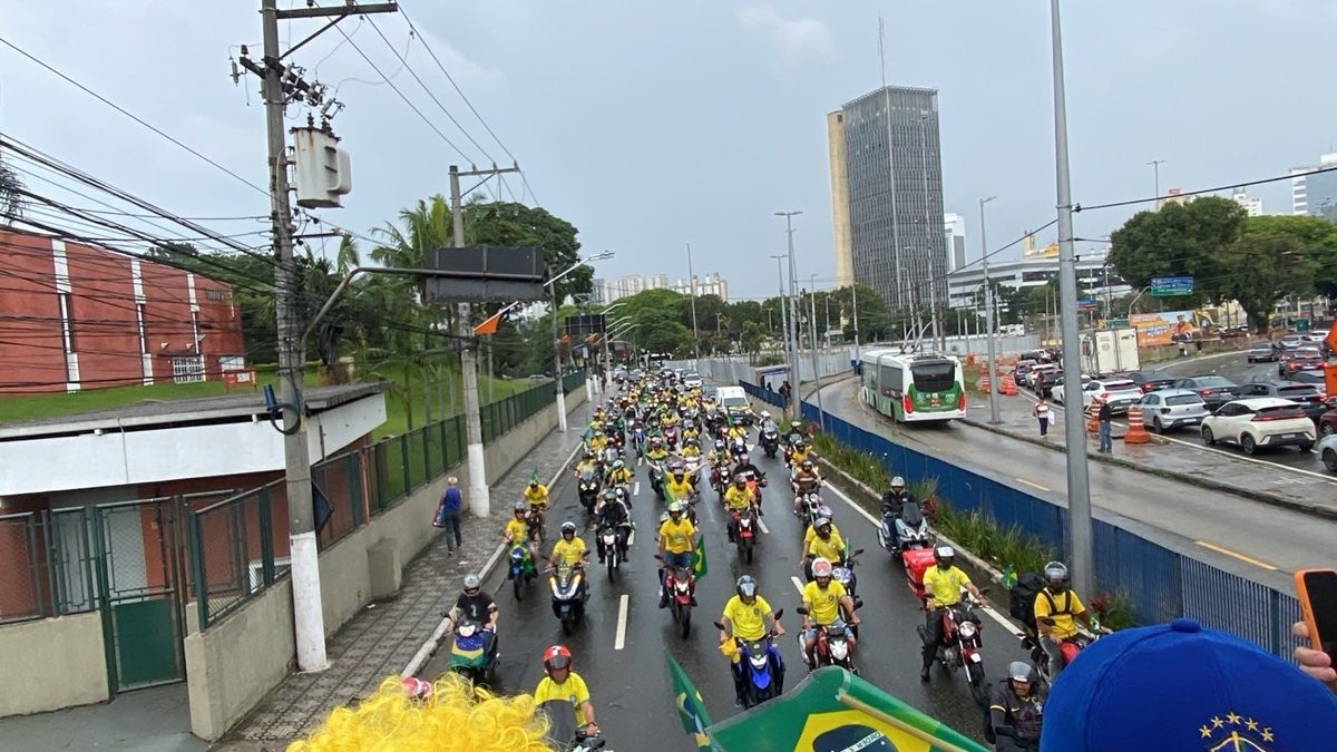 Carreata de apoio a Flávio Bolsonaro movimenta Grande ABC