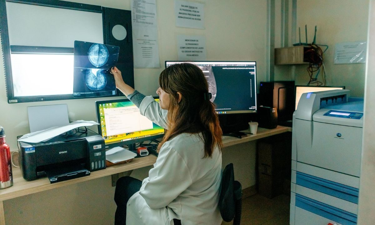 Carreta da Mamografia percorre São Bernardo e leva prevenção às mulheres