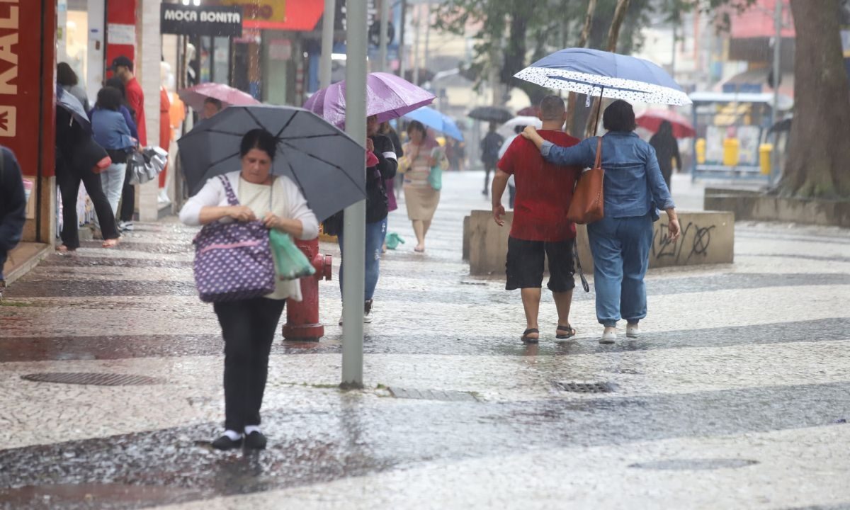 Chuva forte e trovoadas marcam sexta-feira (23) no Grande ABC