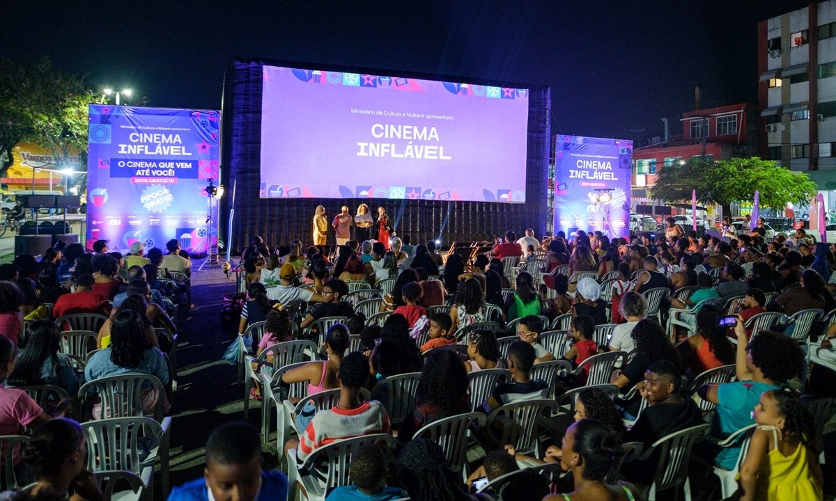 Cinema Inflável chega a Rio Grande da Serra com três noites de sessões gratuitas ao ar livre