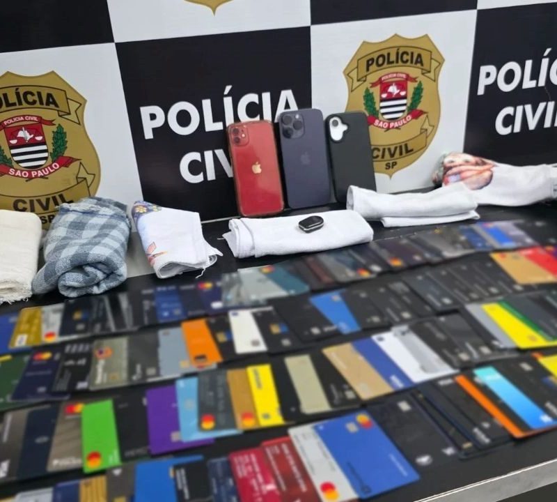 Dupla é detida com 139 cartões em São Caetano por suspeita de fraude