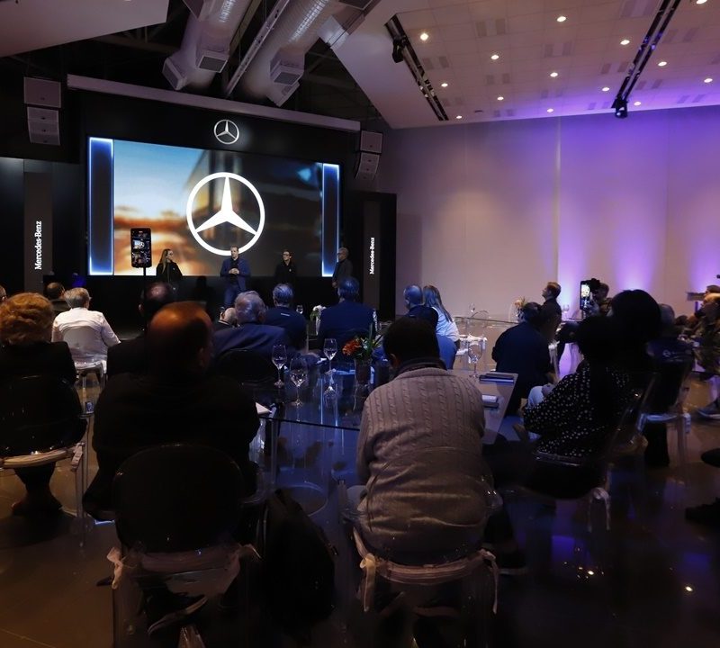 Mercedes-Benz celebra 70 anos em São Bernardo e inova em caminhões