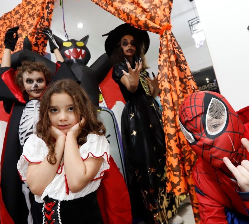 Halloween encanta crianças do Grande ABC com diversão e doçura