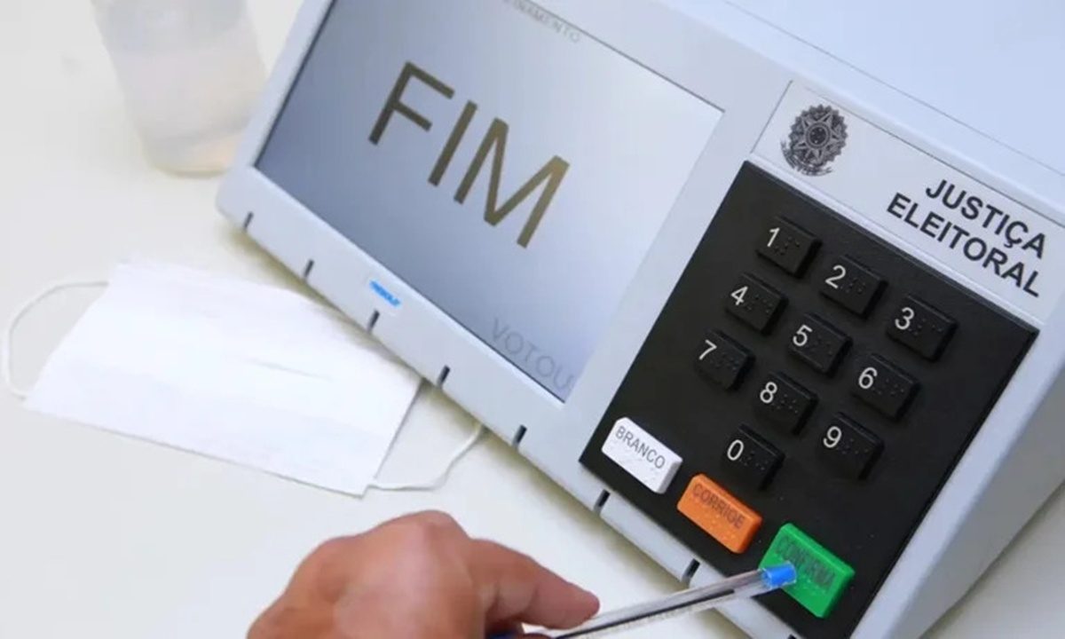 Polícia Militar detém mulher por filmar voto em Mauá