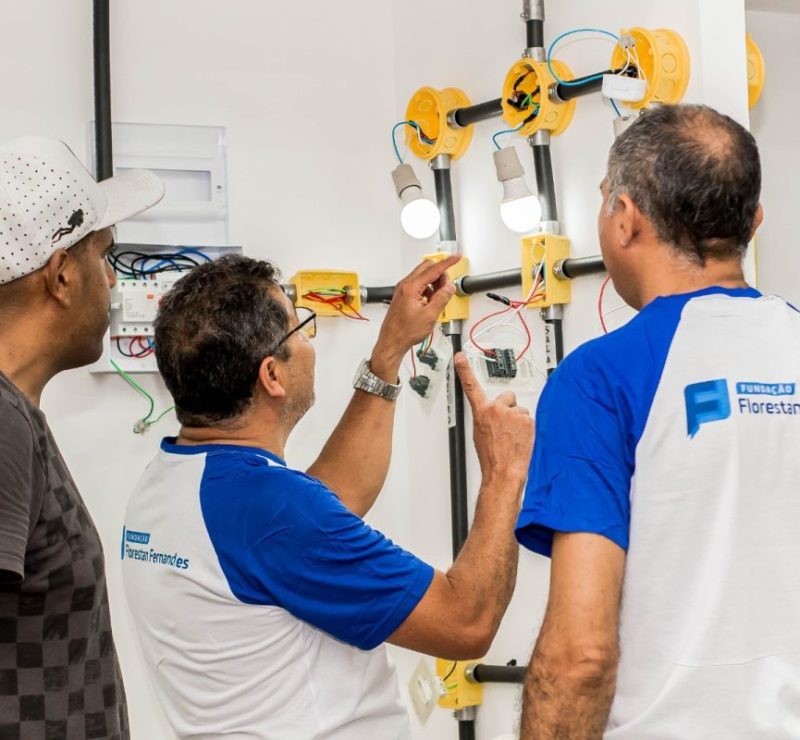 Reforma pedagógica da Florestan Fernandes aproxima alunos do mercado