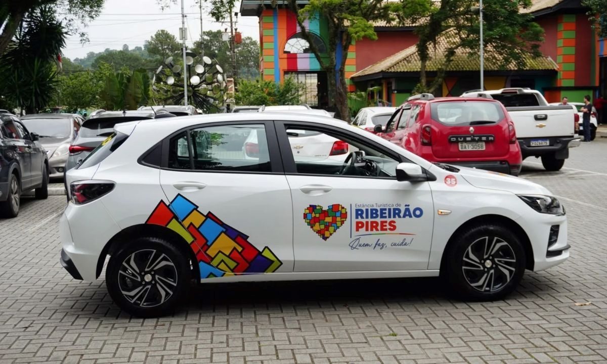 Ribeirão Pires recebe veículo para equipe de proteção animal