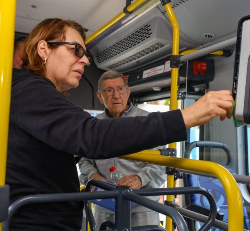 Santo André capacita idosos para prevenir quedas em ônibus