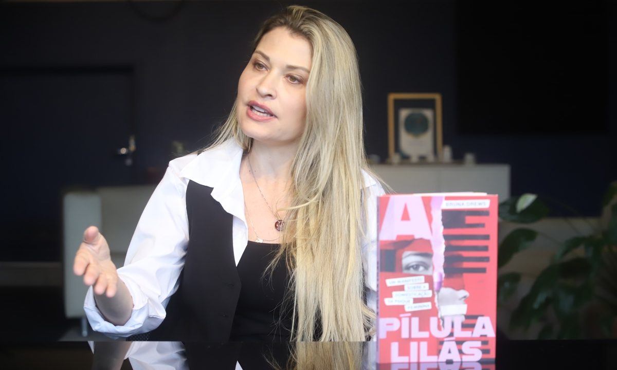 São-bernardense lança livro sobre o impacto da violência de gênero