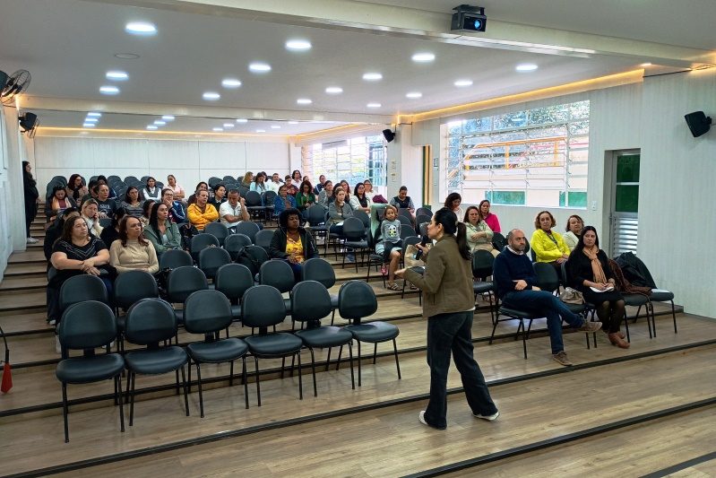 Diadema promove encontro para integrar escolas e famílias